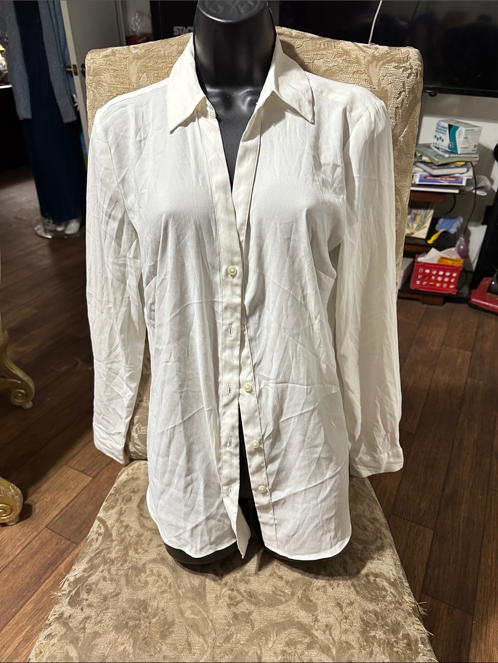 Ann Taylor Ivory Long-Sleeve Button-Down Shirt